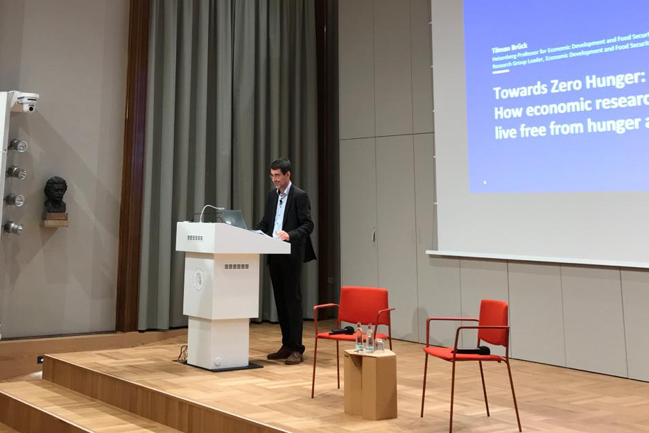 Tilman Brück holds his inaugural lecture at Humboldt-Universität zu Berlin. Photo: HU Berlin.